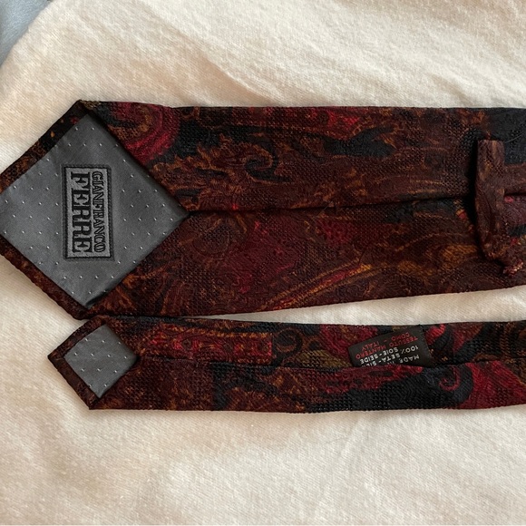 Gianfranco Ferre silk Tie - Picture 3 of 3